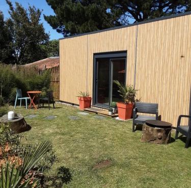 Studio de jardin dans son écrin de verdure