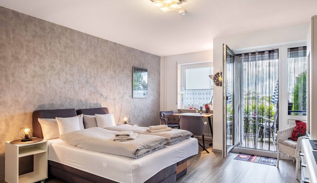 Studio 'Morgensonne' with Private Terrace and Wi-Fi in Schönwald im Schwarzwald