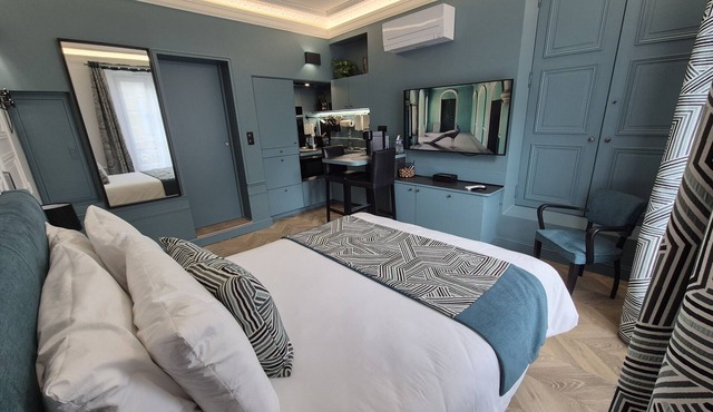 Studio-Deluxe-Garden view-Private Bathroom