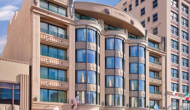 Studio Deluxe Unit -Theme Parks & Gaslamp Quarter