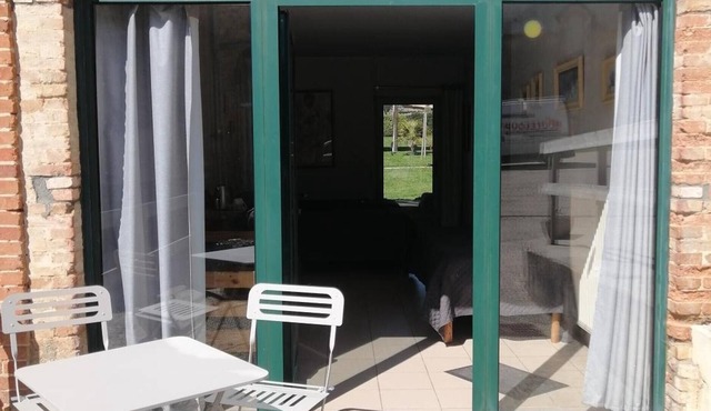 Studio "Du Meslay - Fyé" with Private Terrace, Shared Garden and Wi-Fi