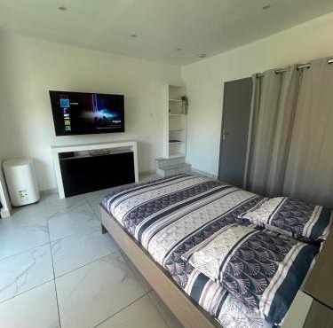 Studio en bas de villa