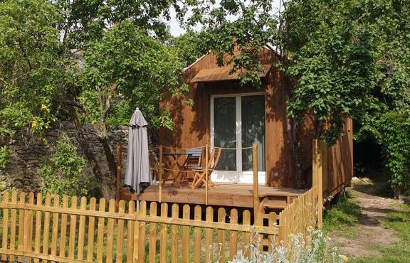 Studio en bois independant avec terrasse et jardin