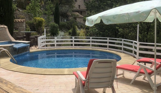 Studio en Pierre Avec Jolie Piscine