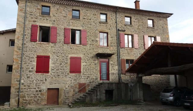 Studio en résidence parking couvert gratuit