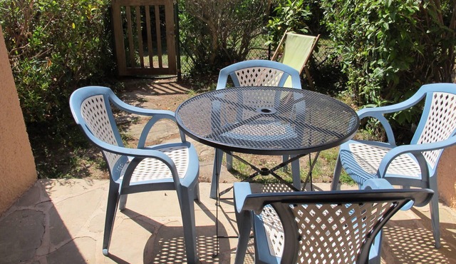 Studio en rez de jardin a 2 pas de la mer