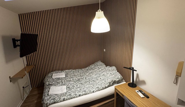 Studio-Ensuite with Shower-Studio 17m2