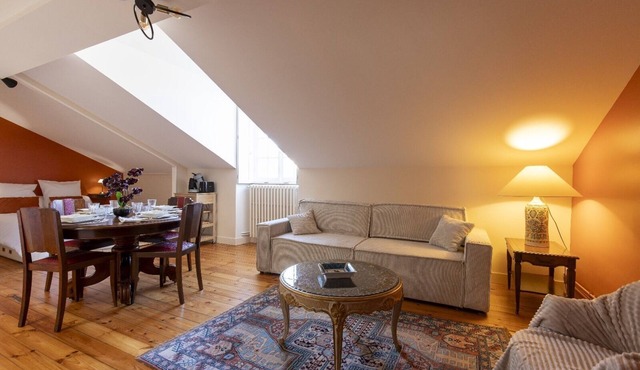 Studio-Ensuite with Shower-River view