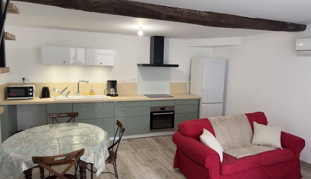 Studio-Ensuite with Shower-Garden view- privatif