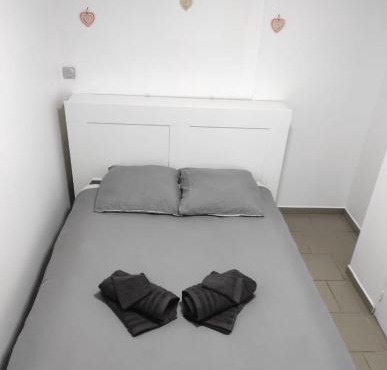 Studio entier avec WiFi, Smart TV, proche Douai