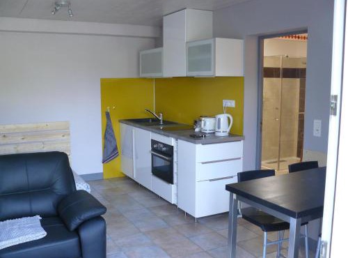 STUDIO ENTRE SAVINES ET EMBRUN PRES DU LAC DE SERREPONçON