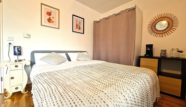 Studio Europarc Créteil, 2 Min from Métro 8