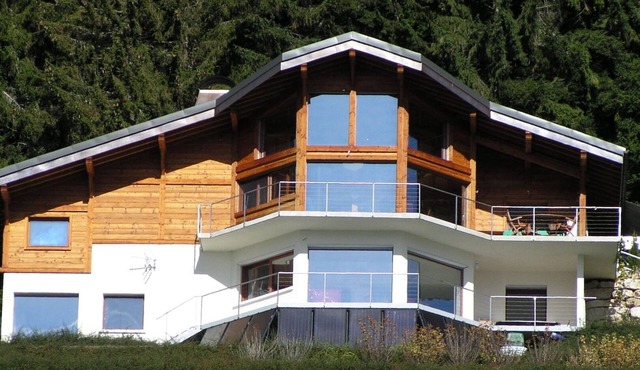 Studio facing south, panoramic view of Mont Blanc at 1100m