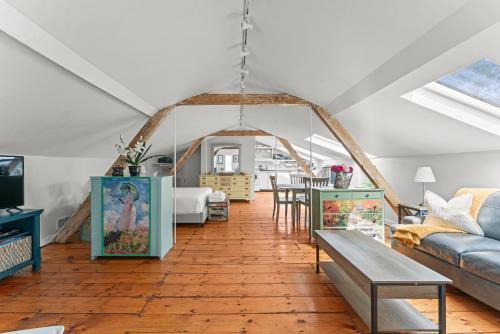 Studio Flat Above Historic Cider Mill