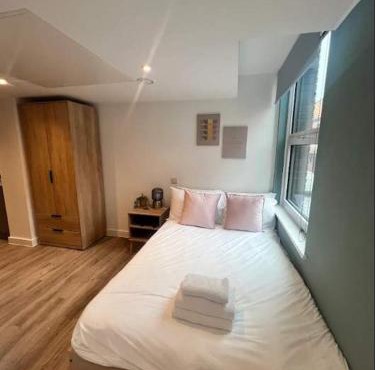 Studio Flat Close to Queen Square - Flat 4B