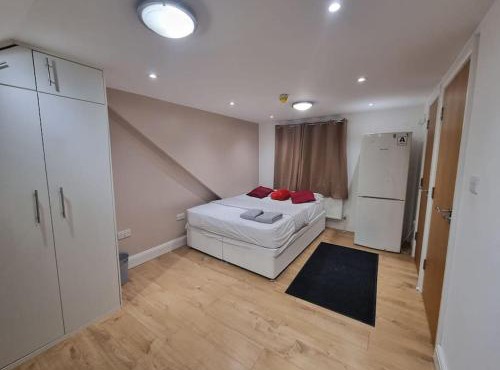 Studio flat, Heathrow, Free parking, Netflix