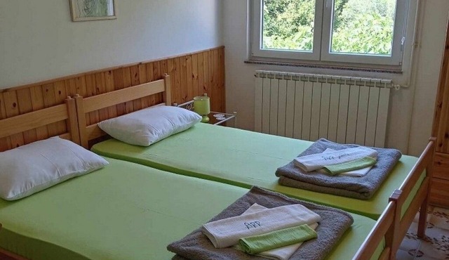 Studio flat near beach Martinšćica, Cres (AS-23980-a)