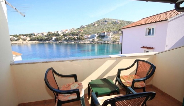 Studio flat near beach Bilo, Primošten (AS-8364-a)