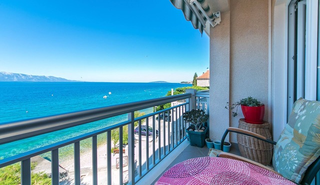 Studio flat near beach Brist, Makarska (AS-15714-b)