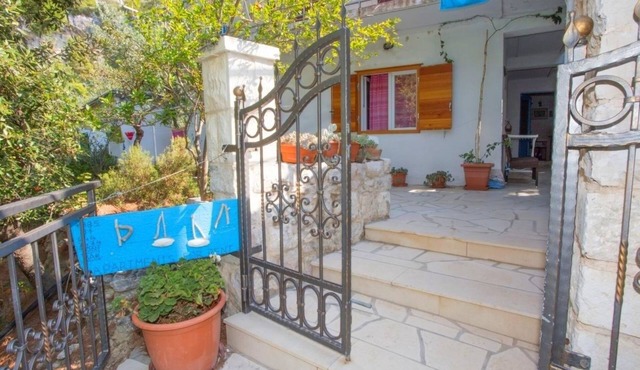 Studio flat near beach Cove Zaraće, Hvar (AS-20924-a)