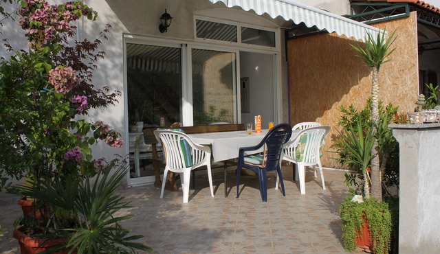 Studio flat near beach Cove Mala Lamjana, Ugljan (AS-8461-a)