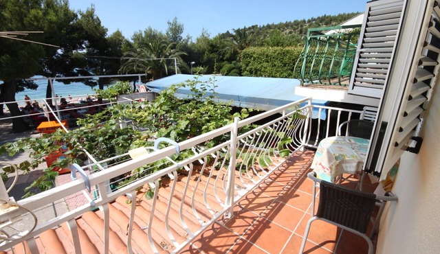 Studio flat near beach Drvenik Donja vala, Makarska (AS-6658-a)