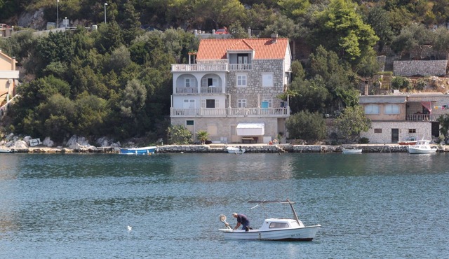 Studio flat near beach Zaklopatica (Lastovo) (AS-8346-b)