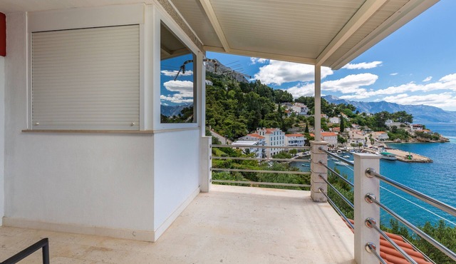 Studio flat near beach Mimice, Omiš (AS-18149-c)