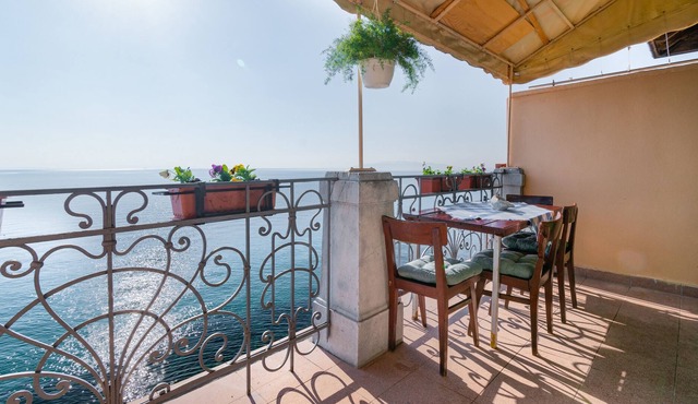 Studio flat near beach Opatija - Volosko, Opatija (AS-7912-a)