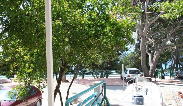 Studio flat near beach Promajna, Makarska (AS-2674-a)