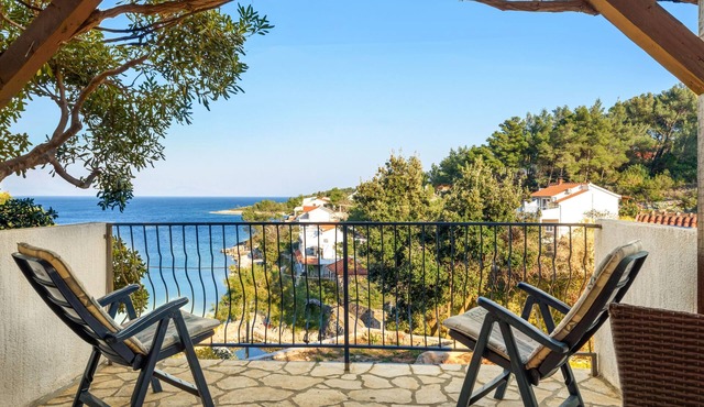 Studio flat near beach Basina, Hvar (AS-11817-a)