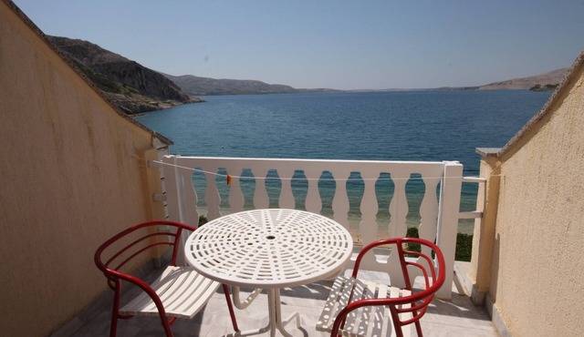 Studio flat near beach Metajna, Pag (AS-6497-d)