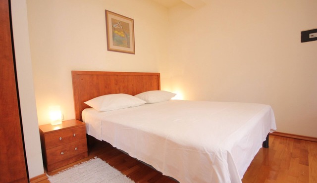 Studio flat near beach Komiža, Vis (AS-3035-c)