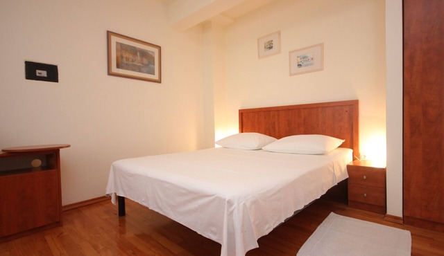 Studio flat near beach Komiža, Vis (AS-3035-d)