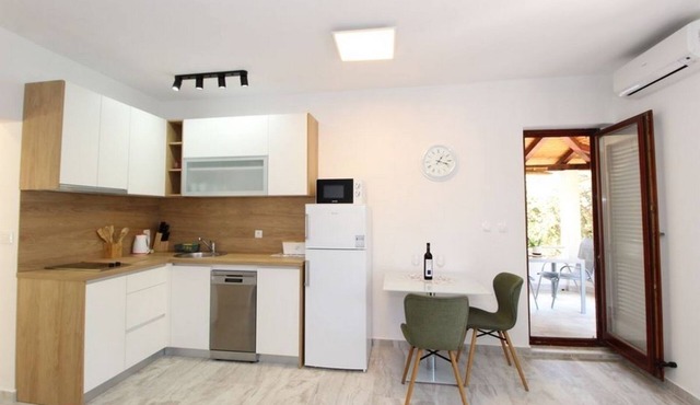 Studio flat near beach Mandre (Pag) (AS-6284-a)
