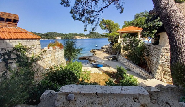Studio flat near beach Sobra, Mljet (AS-7531-d)