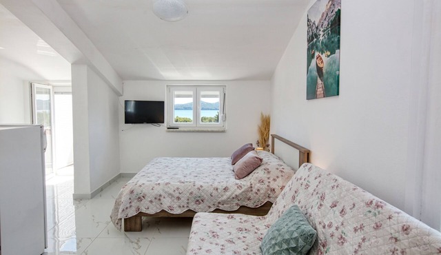 Studio flat with balcony and sea view Biograd na Moru, Biograd (AS-863-a)
