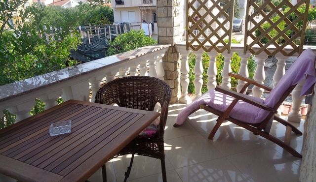 Studio flat with terrace Biograd na Moru, Biograd (AS-6228-b)