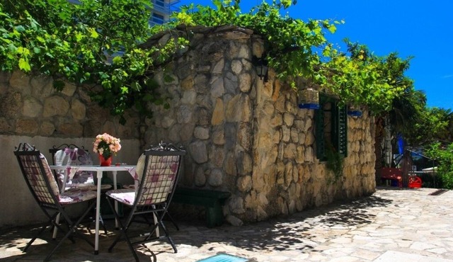 Studio flat with air-conditioning Makarska (AS-15200-c)