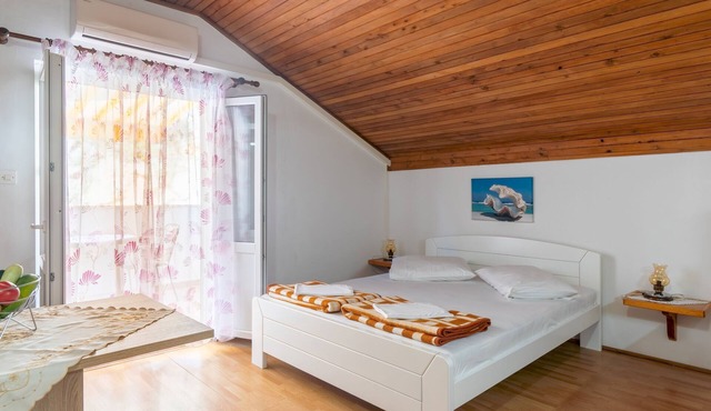 Studio flat with balcony Cove Vela Stiniva, Hvar (AS-14511-c)