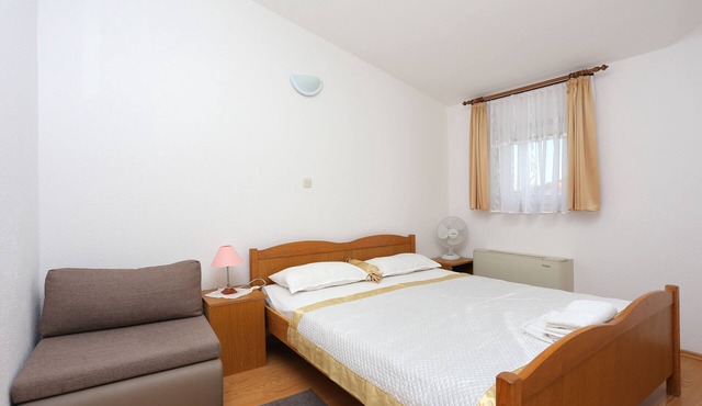 Studio flat with balcony and sea view Rogoznica (AS-4162-a)