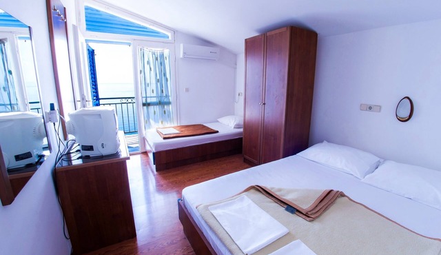 Studio flat with balcony and sea view Drašnice, Makarska (AS-3330-o)