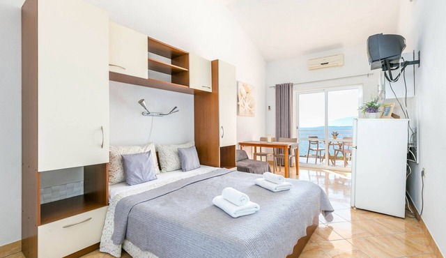 Studio flat with balcony and sea view Živogošće - Blato, Makarska (AS-22253-b)