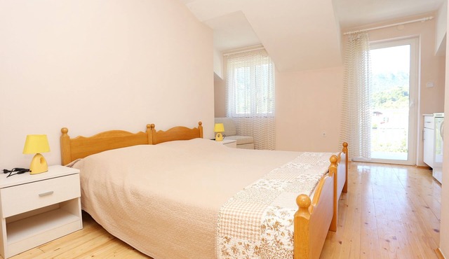 Studio flat with balcony and sea view Žuljana, Pelješac (AS-4576-c)