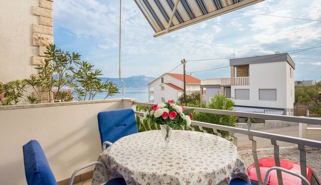 Studio flat with balcony and sea view Slatine, Čiovo (AS-13298-e)