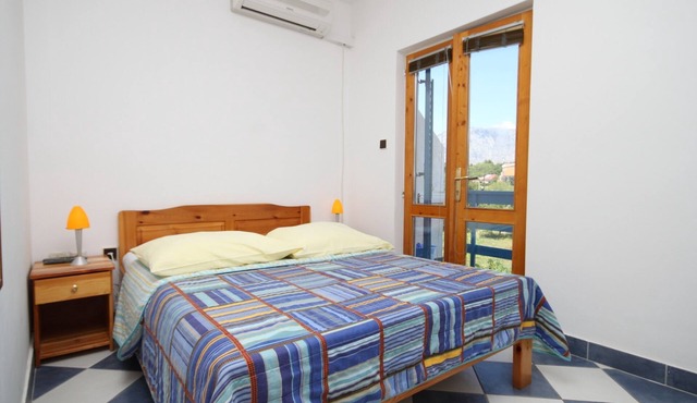 Studio flat with balcony Sućuraj, Hvar (AS-6852-h)