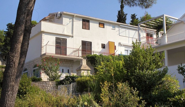 Studio flat with balcony and sea view Sutivan, Brač (AS-5629-a)