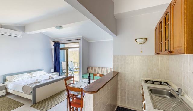 Studio flat with balcony and sea view Brseč, Opatija (AS-7796-a)