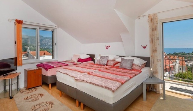 Studio flat with balcony and sea view Srebreno, Dubrovnik (AS-22386-b)