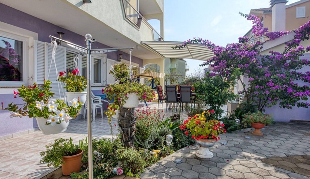 Studio flat with balcony and sea view Vodice (AS-6178-a)